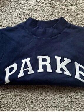 Parke Navy Casual Sweatshirt, Classic Crew Neck with Letter Patch, Versatile Top